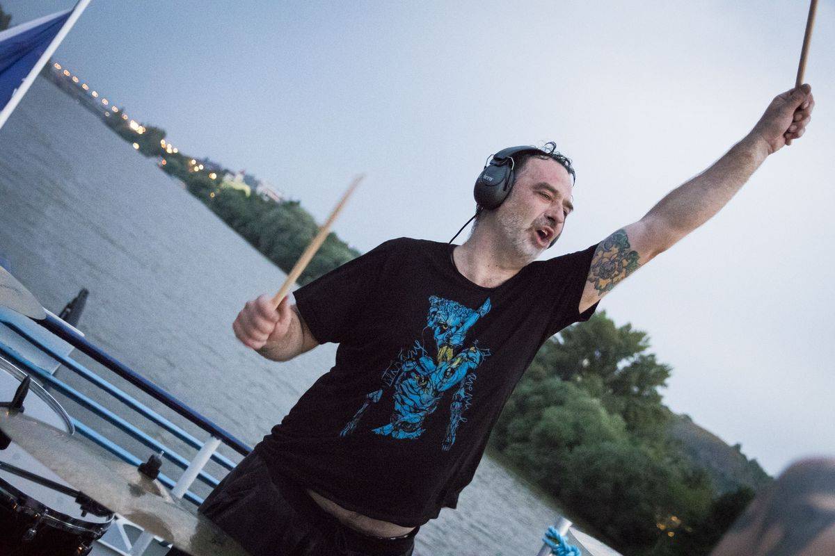 Kurtizány z 25. Avenue pokřtili album Honzíkova cesta, kmotrem se stal Horst Siegl