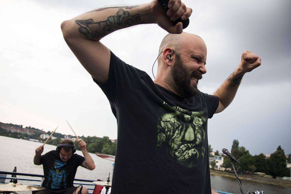 Kurtizány z 25. Avenue pokřtili album Honzíkova cesta, kmotrem se stal Horst Siegl