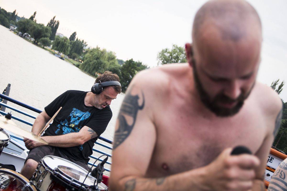 Kurtizány z 25. Avenue pokřtili album Honzíkova cesta, kmotrem se stal Horst Siegl