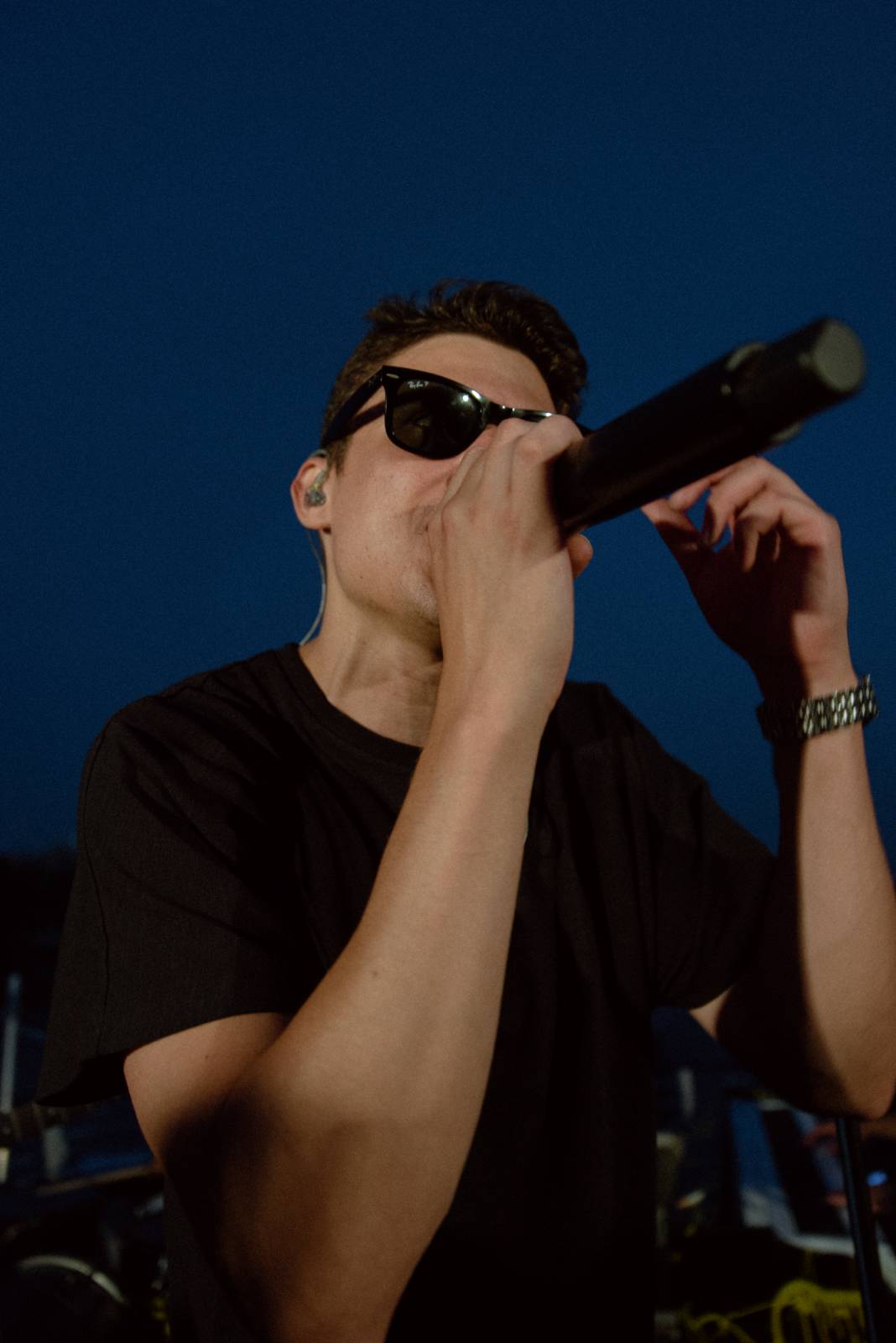 Sebastian odstartoval letní sezónu koncerty na Vltavě, na loď si pozval Adama Mišíka, ATMO Music i Kazmu