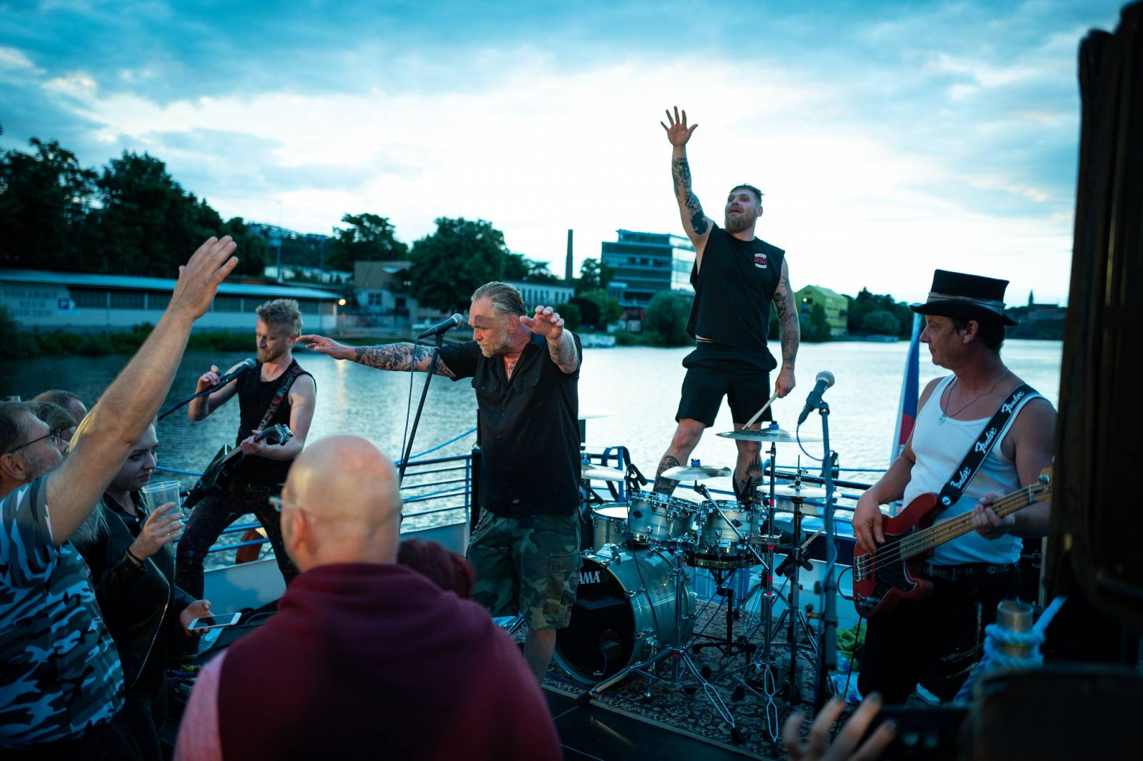 Krucipüsk odehráli dvojkoncert na Vltavě v nové sestavě