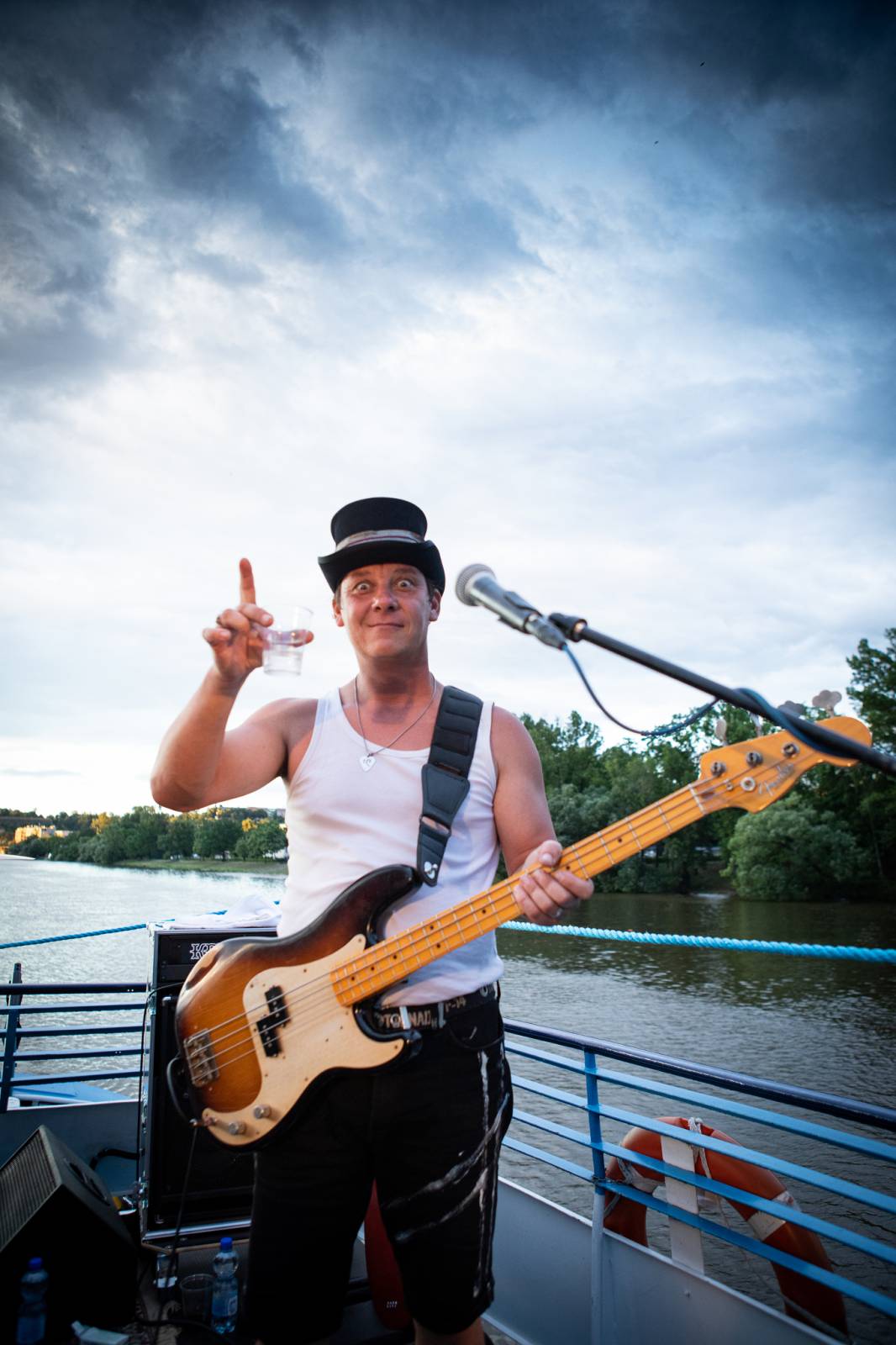 Krucipüsk odehráli dvojkoncert na Vltavě v nové sestavě