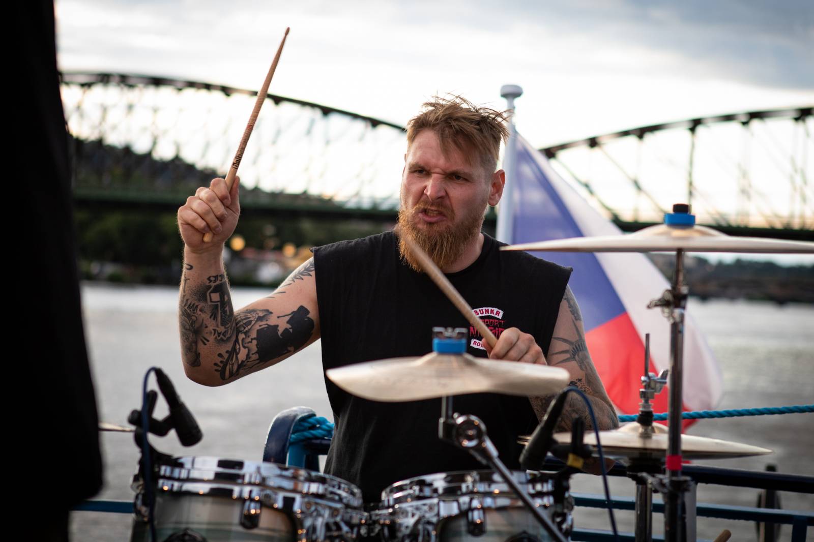 Krucipüsk odehráli dvojkoncert na Vltavě v nové sestavě