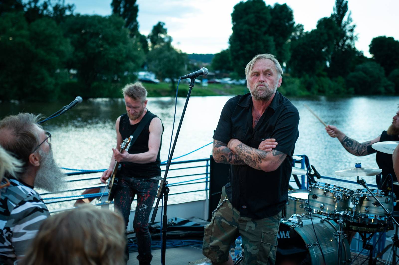 Krucipüsk odehráli dvojkoncert na Vltavě v nové sestavě