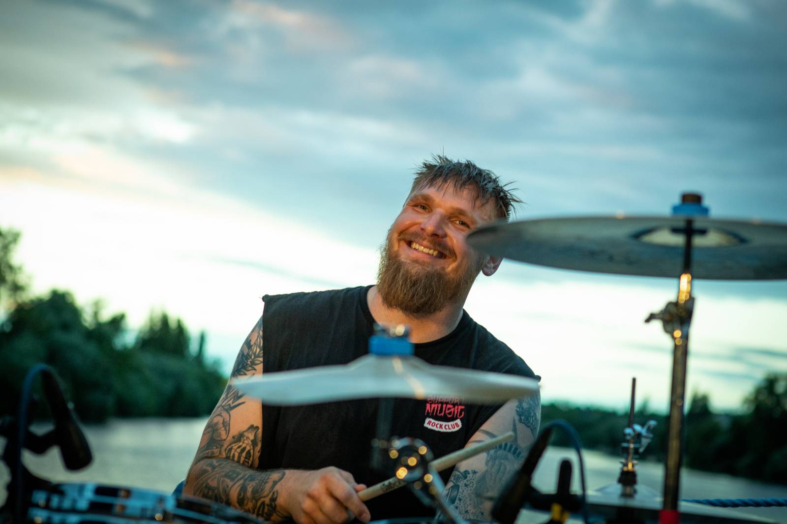 Krucipüsk odehráli dvojkoncert na Vltavě v nové sestavě