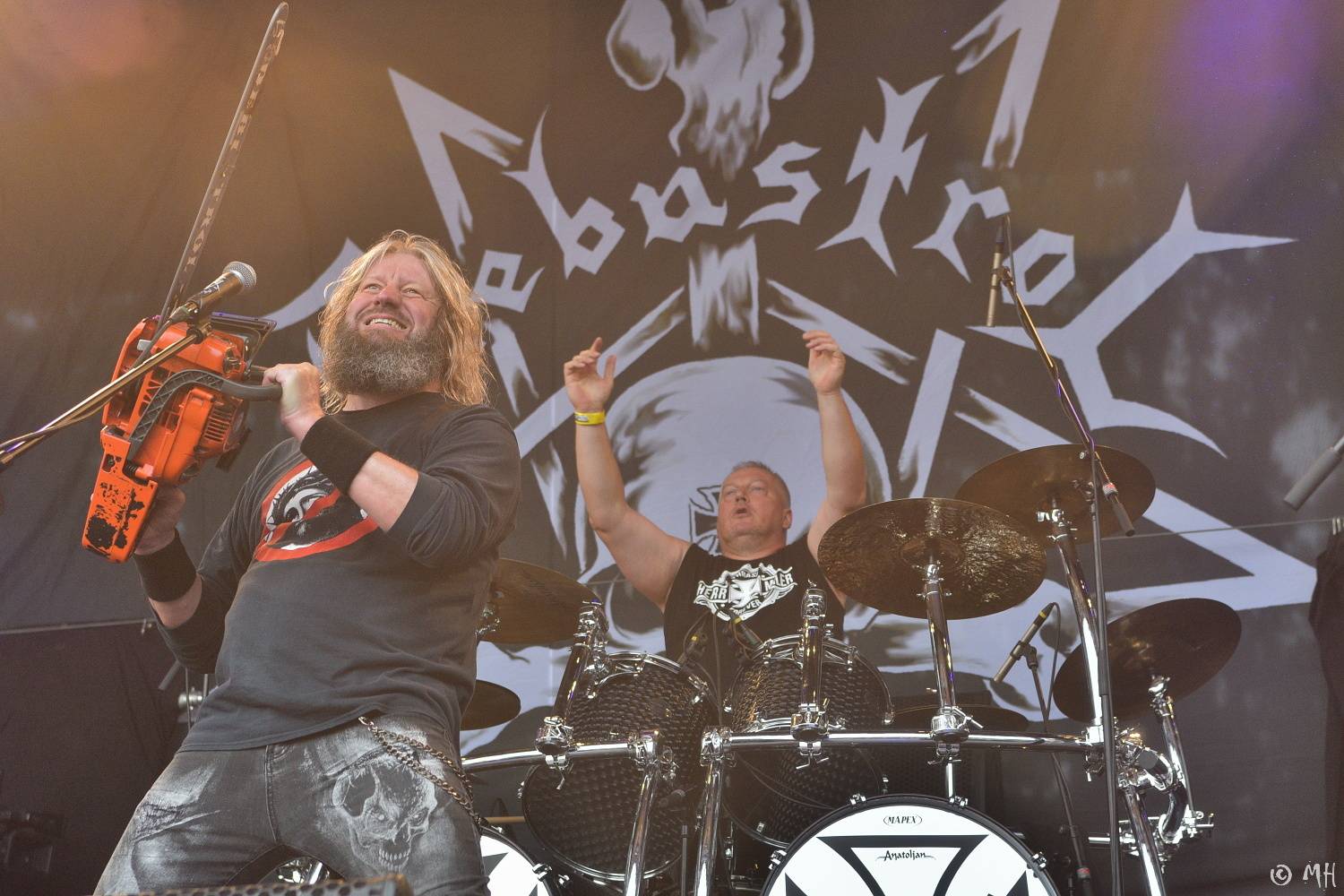 V Holýšově v pátek zima nebyla. Pekelný poloostrov přivítal Harlej, Vypsanou fiXu nebo Iné Kafe