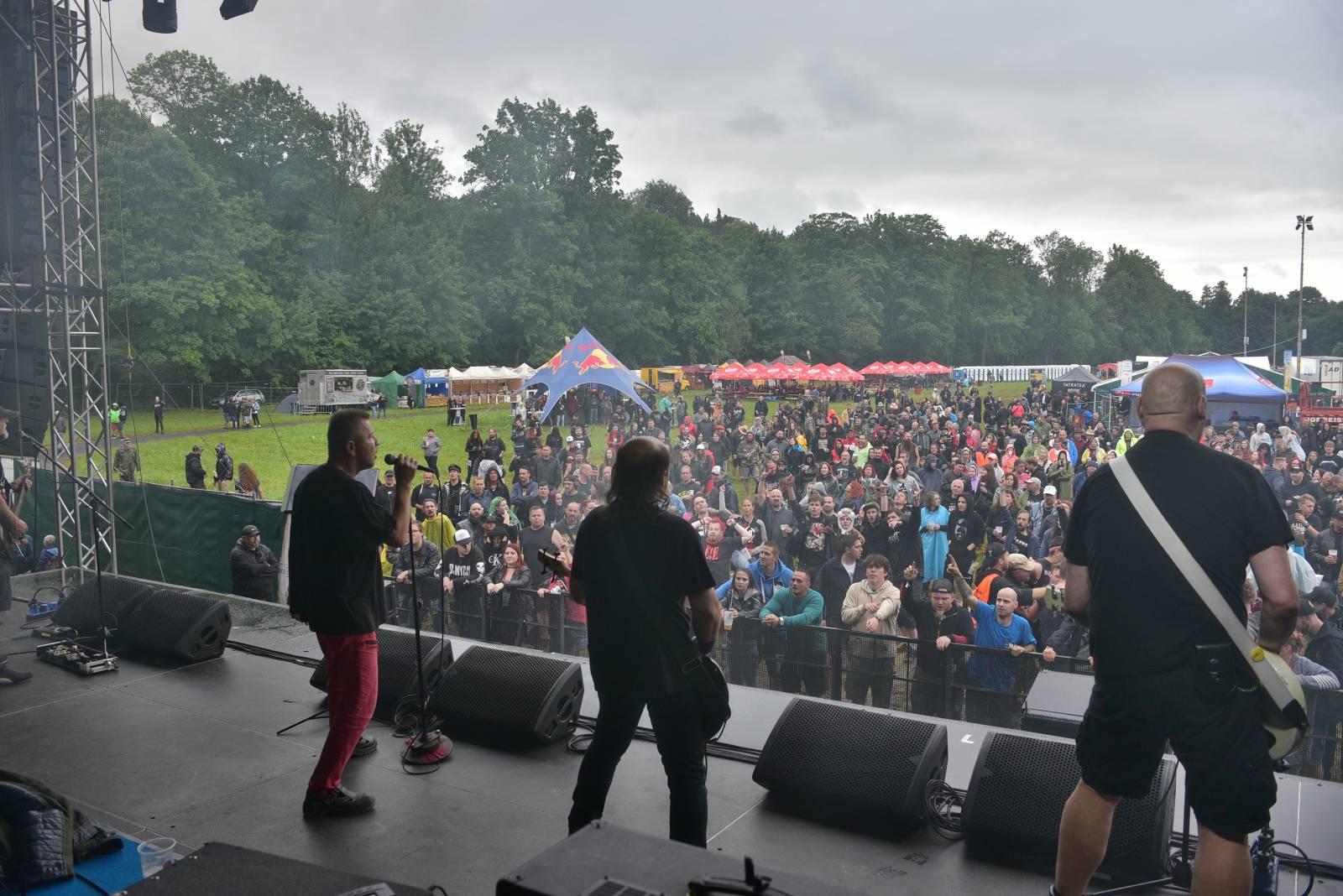 V Holýšově v pátek zima nebyla. Pekelný poloostrov přivítal Harlej, Vypsanou fiXu nebo Iné Kafe