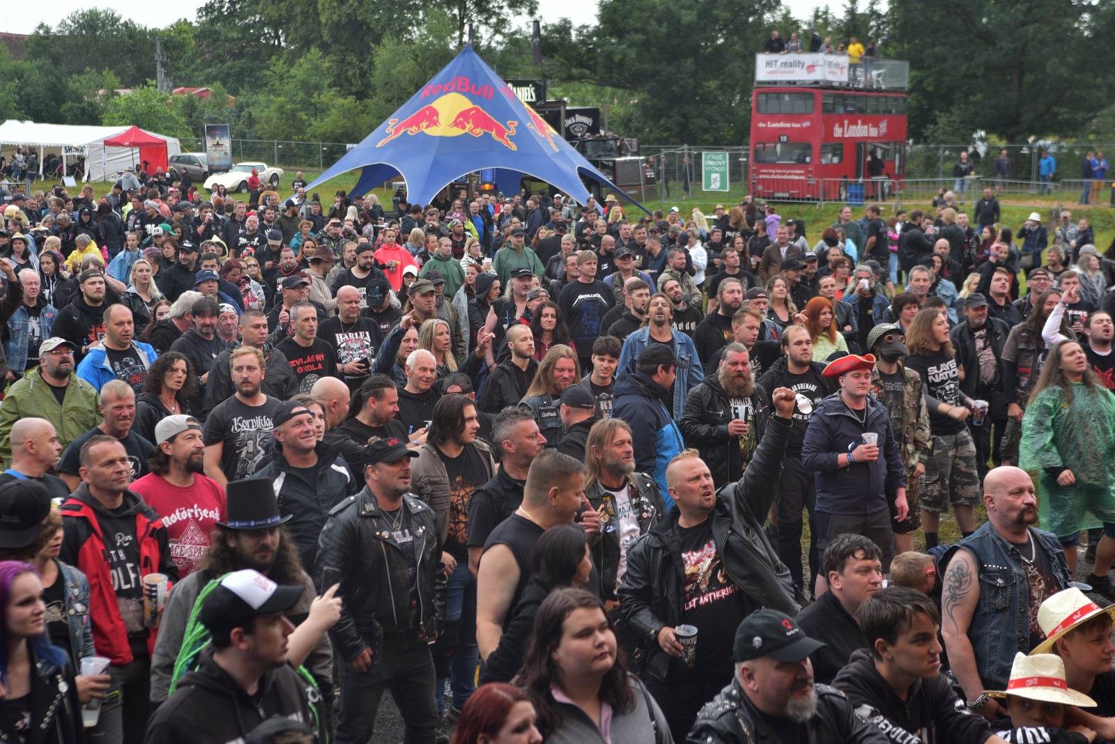 V Holýšově v pátek zima nebyla. Pekelný poloostrov přivítal Harlej, Vypsanou fiXu nebo Iné Kafe