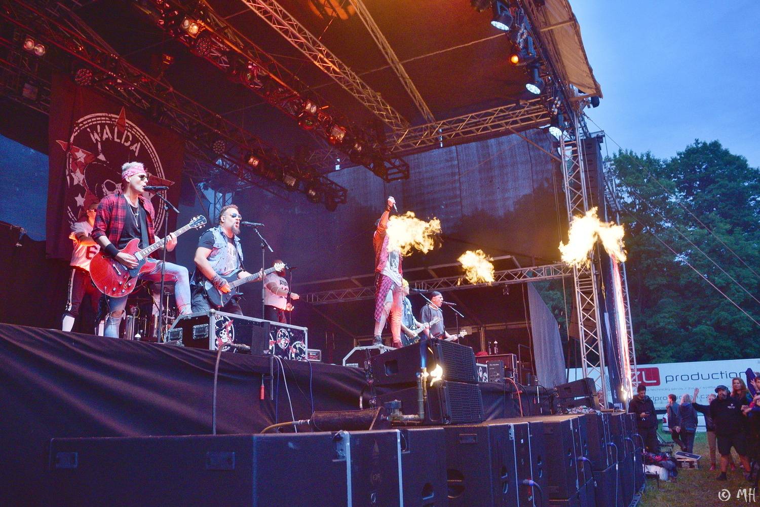 V Holýšově v pátek zima nebyla. Pekelný poloostrov přivítal Harlej, Vypsanou fiXu nebo Iné Kafe