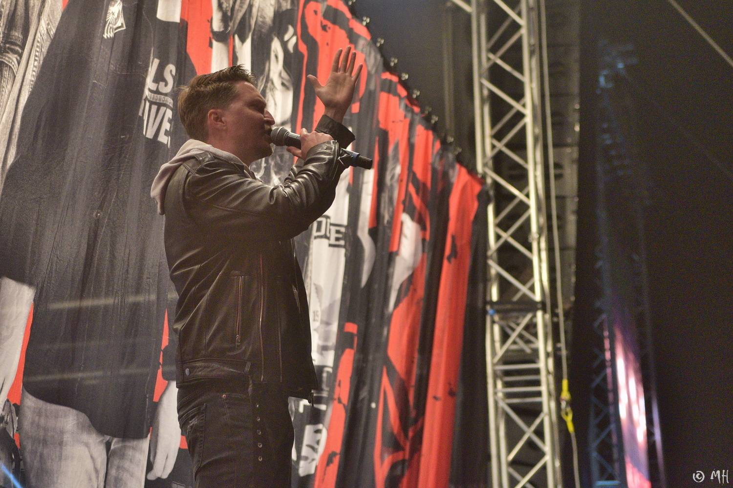 V Holýšově v pátek zima nebyla. Pekelný poloostrov přivítal Harlej, Vypsanou fiXu nebo Iné Kafe