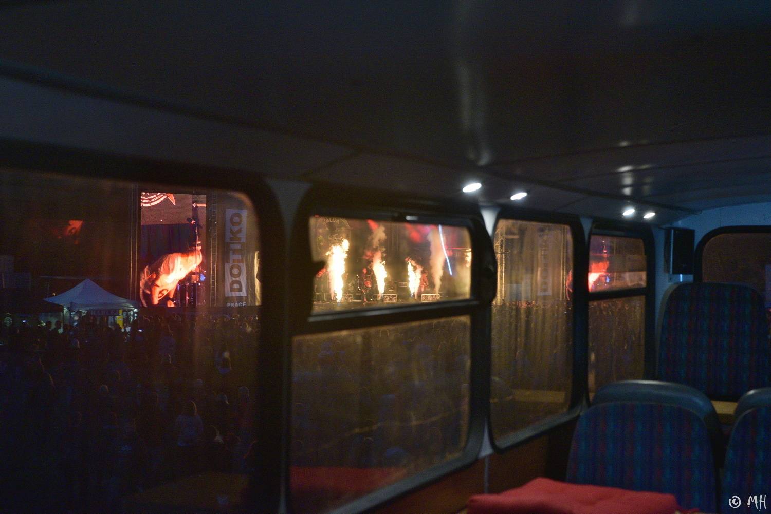 V Holýšově v pátek zima nebyla. Pekelný poloostrov přivítal Harlej, Vypsanou fiXu nebo Iné Kafe