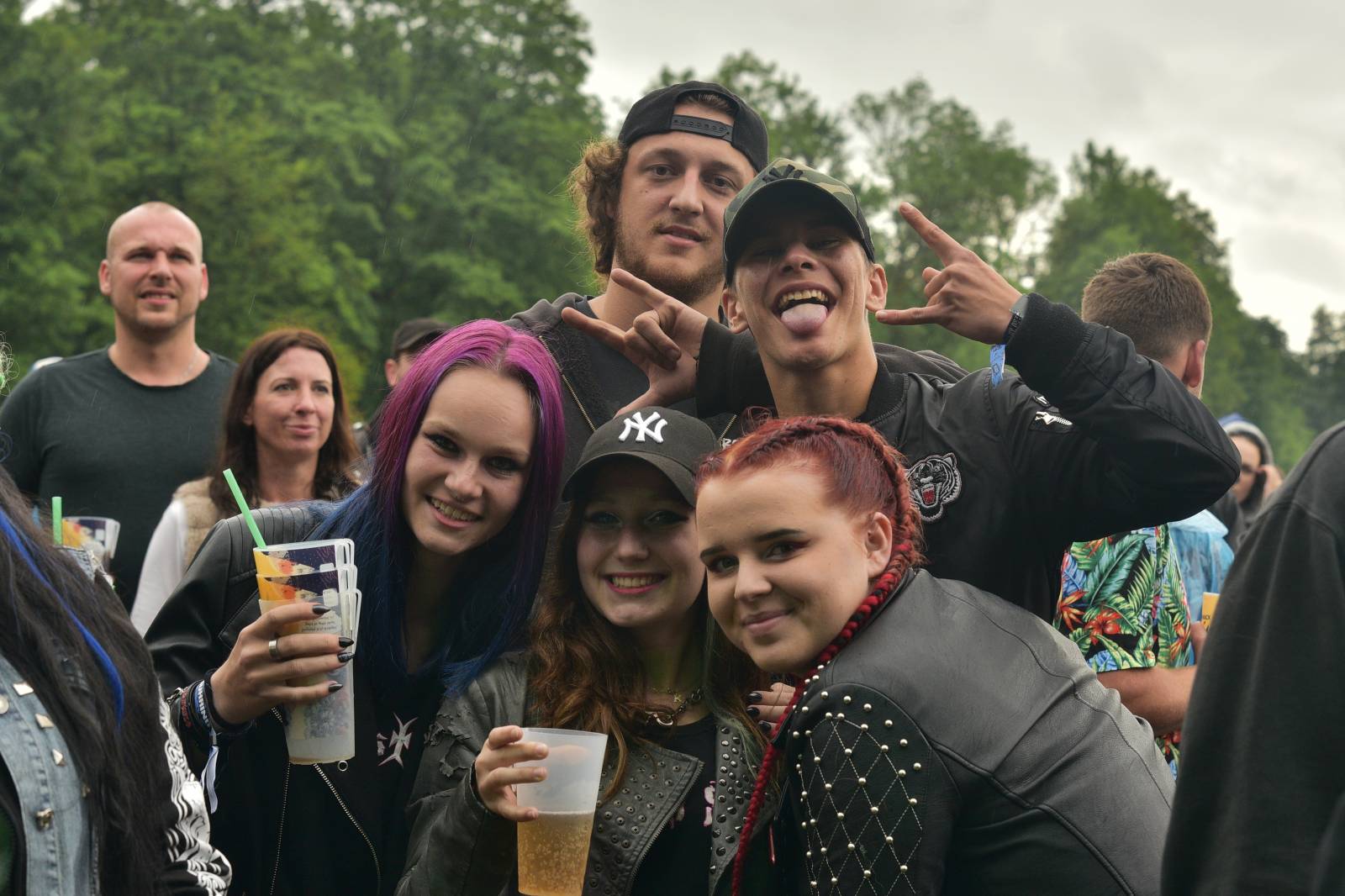 V Holýšově v pátek zima nebyla. Pekelný poloostrov přivítal Harlej, Vypsanou fiXu nebo Iné Kafe