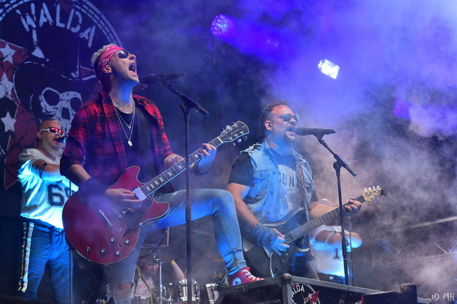 V Holýšově v pátek zima nebyla. Pekelný poloostrov přivítal Harlej, Vypsanou fiXu nebo Iné Kafe