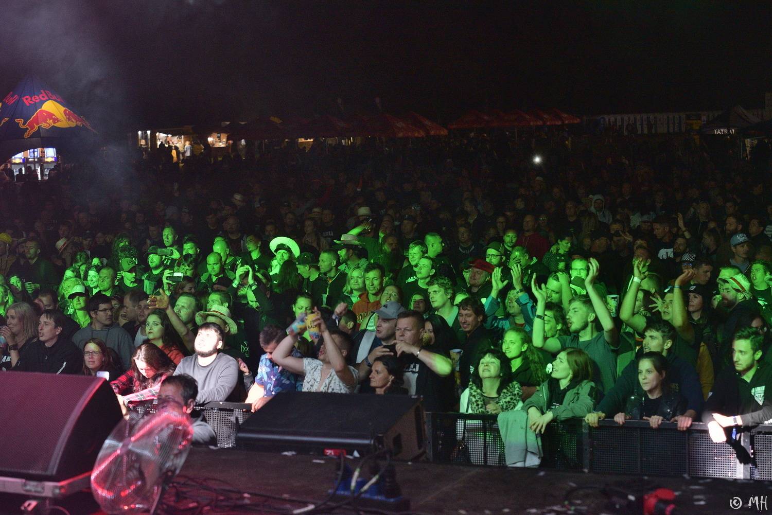 V Holýšově v pátek zima nebyla. Pekelný poloostrov přivítal Harlej, Vypsanou fiXu nebo Iné Kafe