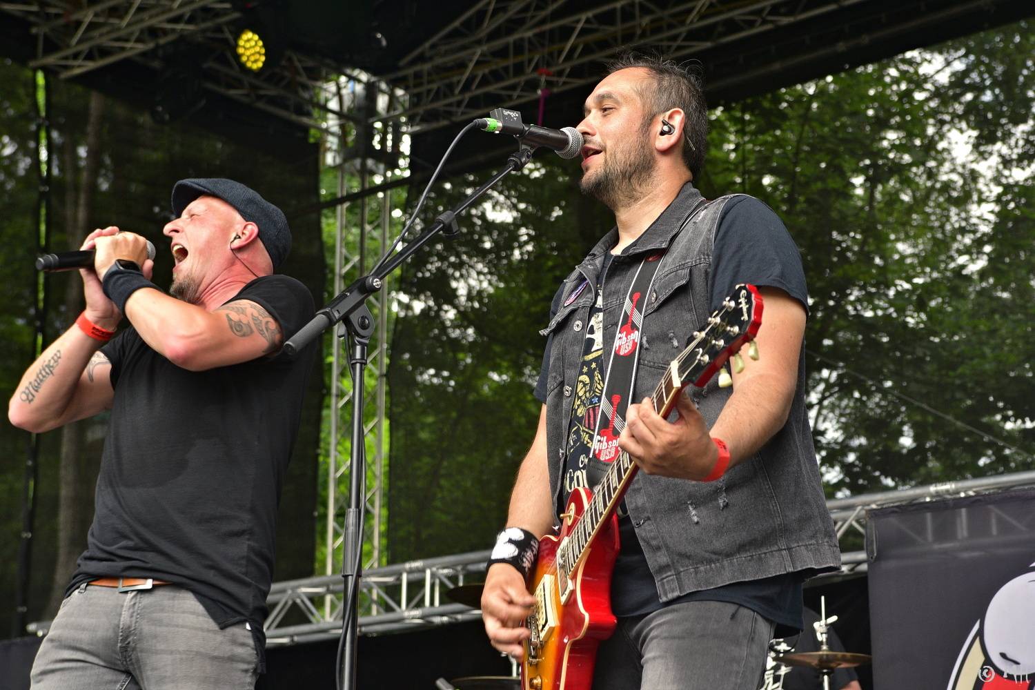 Manětín v sobotu ovládli rockeři. Zahráli Arakain, Krucipüsk, Gaia Mesiah nebo Cocotte Minute