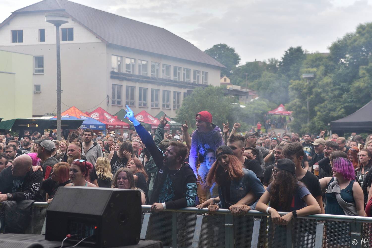 Manětín v sobotu ovládli rockeři. Zahráli Arakain, Krucipüsk, Gaia Mesiah nebo Cocotte Minute