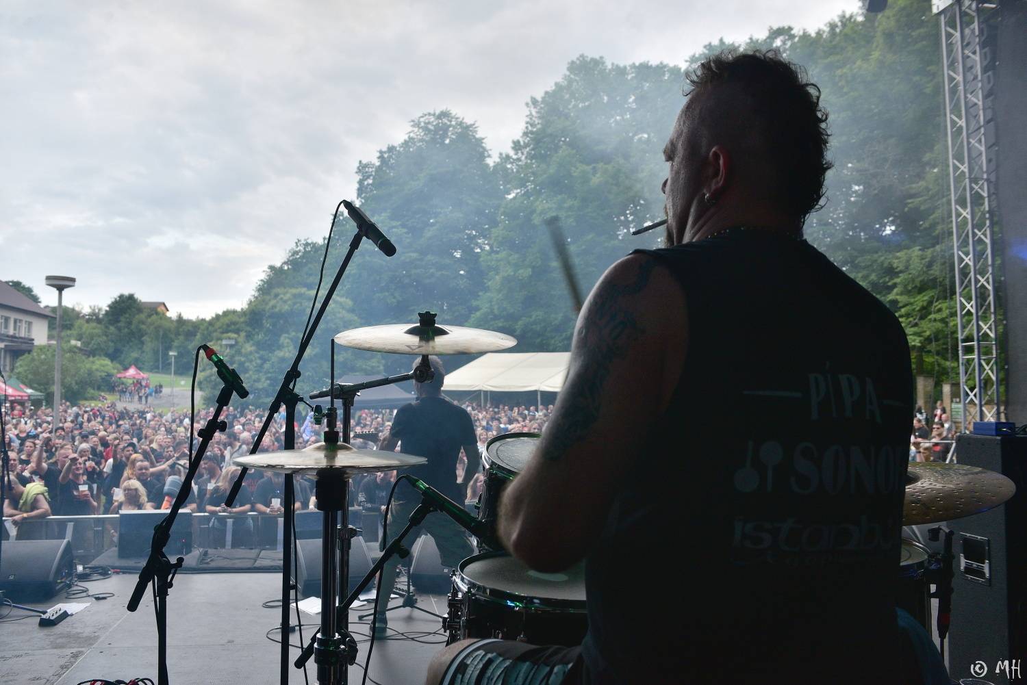 Manětín v sobotu ovládli rockeři. Zahráli Arakain, Krucipüsk, Gaia Mesiah nebo Cocotte Minute