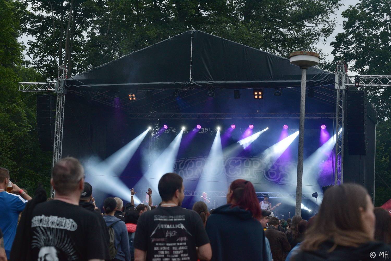 Manětín v sobotu ovládli rockeři. Zahráli Arakain, Krucipüsk, Gaia Mesiah nebo Cocotte Minute