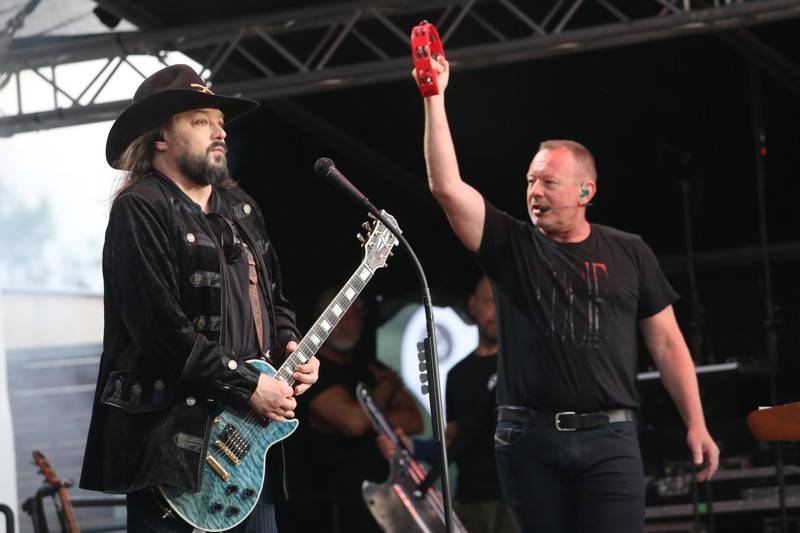 V Mikulově se dotkli Lucie. Kapela zahrála své největší hity, na koncert přijel i Leoš Mareš