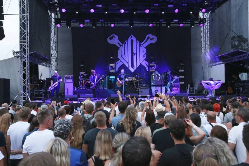 V Mikulově se dotkli Lucie. Kapela zahrála své největší hity, na koncert přijel i Leoš Mareš