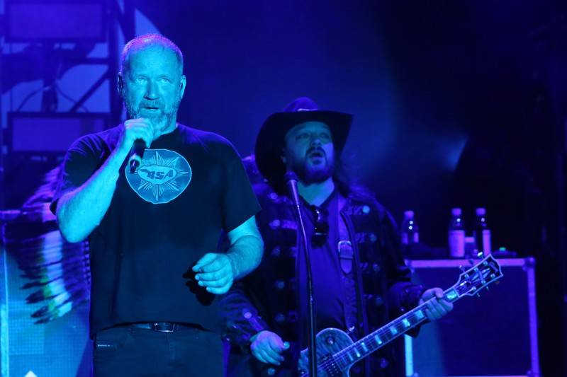 V Mikulově se dotkli Lucie. Kapela zahrála své největší hity, na koncert přijel i Leoš Mareš