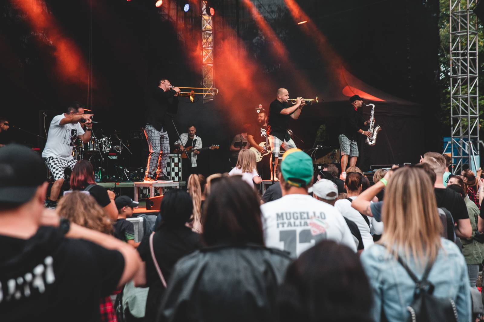 Polemic roztančili Ledárny Braník. Pařilo se až do noci