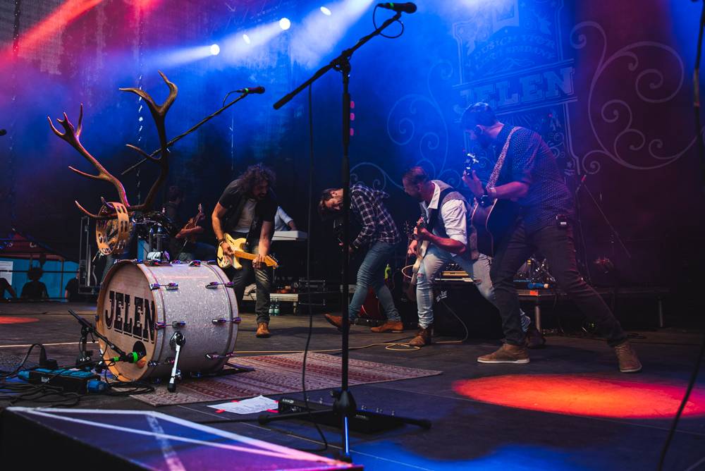 Jelen v pražských Ledárnách odolal hromům a bleskům