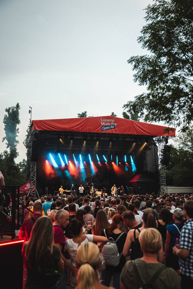 Jelen v pražských Ledárnách odolal hromům a bleskům
