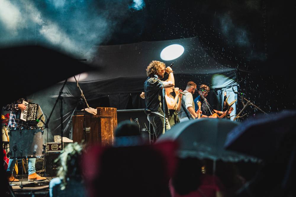 Jelen v pražských Ledárnách odolal hromům a bleskům