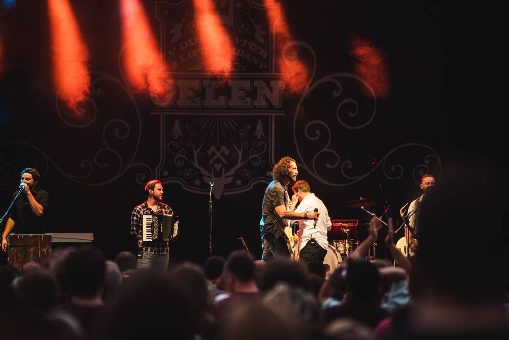 Jelen v pražských Ledárnách odolal hromům a bleskům