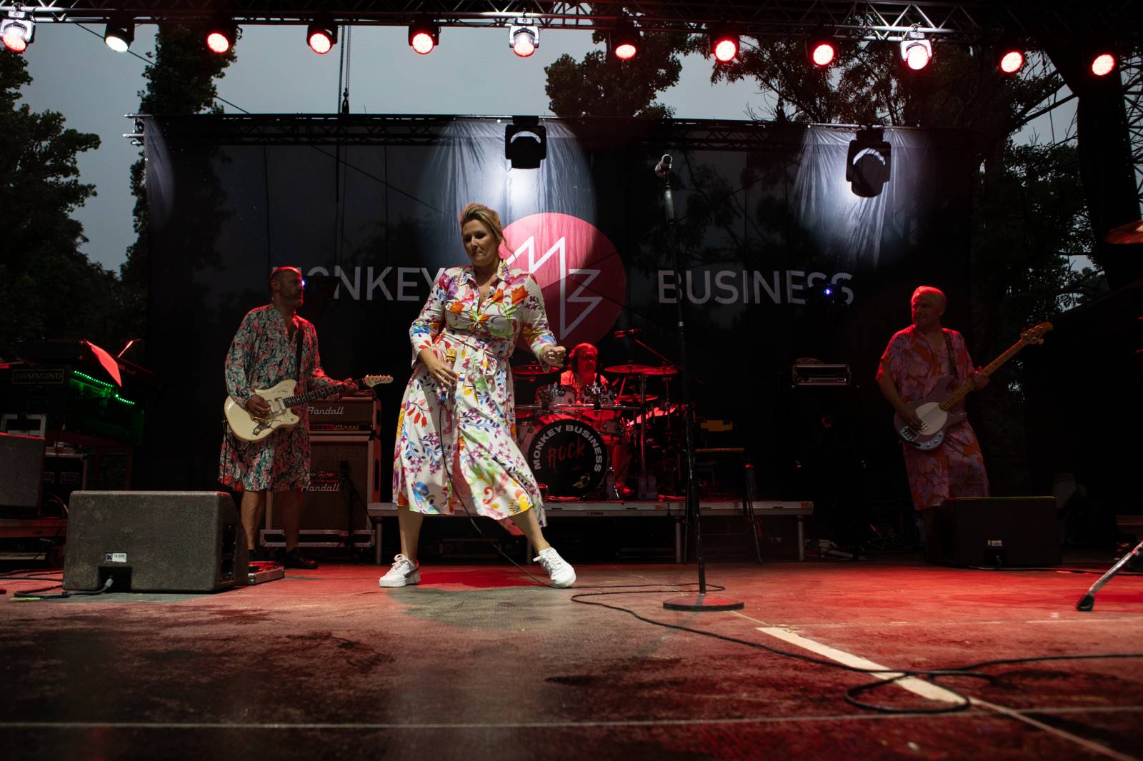 Monkey Business: Funková bouře nad branickou ledárnou