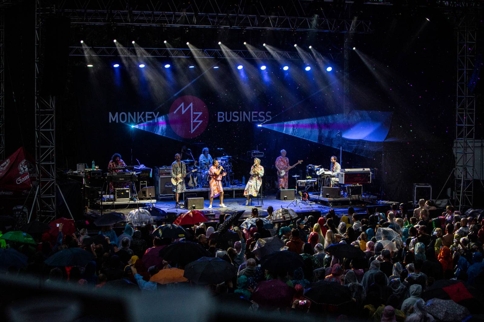 Monkey Business: Funková bouře nad branickou ledárnou