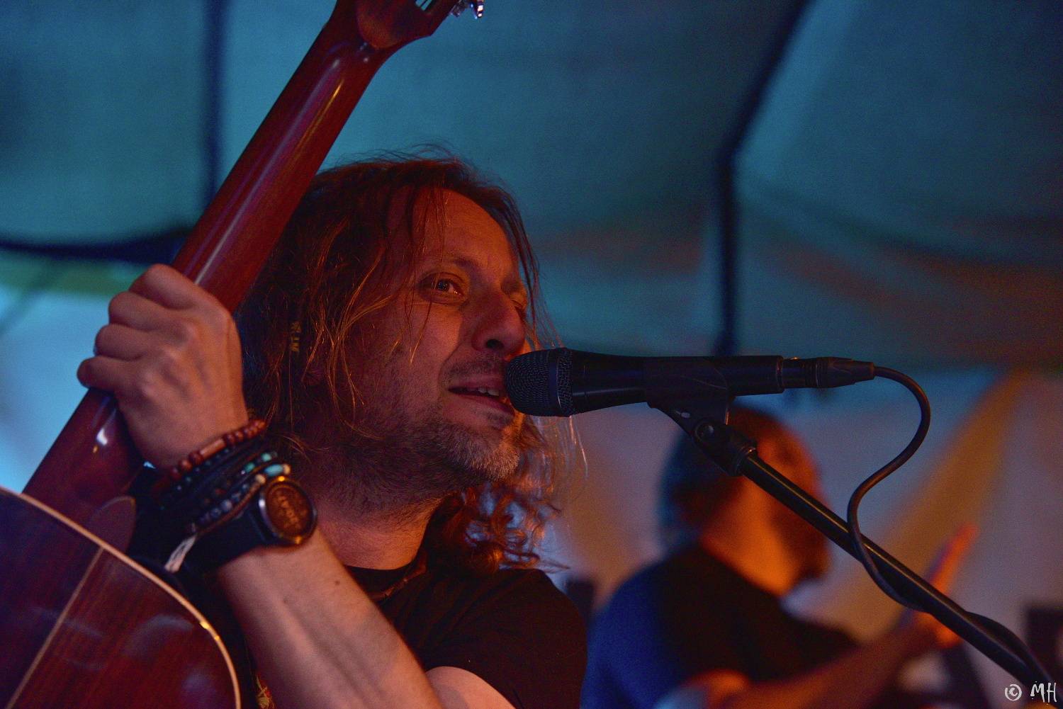 Anna K. rozehnala mračna nad Plzní, Zach's Pub zaplnila k prasknutí