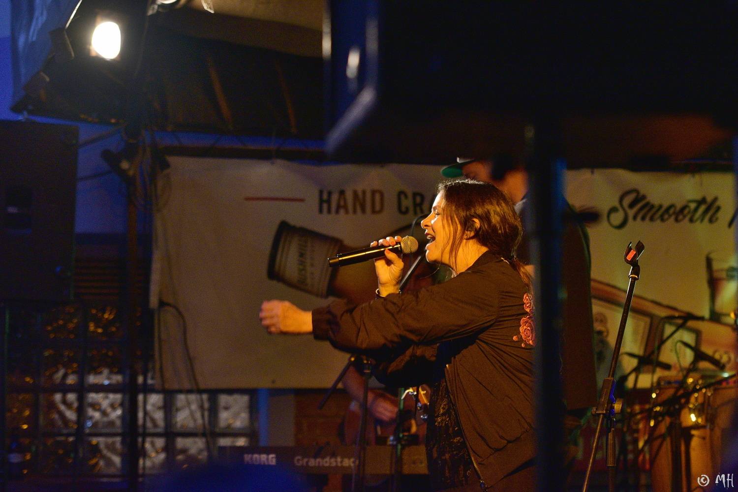 Anna K. rozehnala mračna nad Plzní, Zach's Pub zaplnila k prasknutí