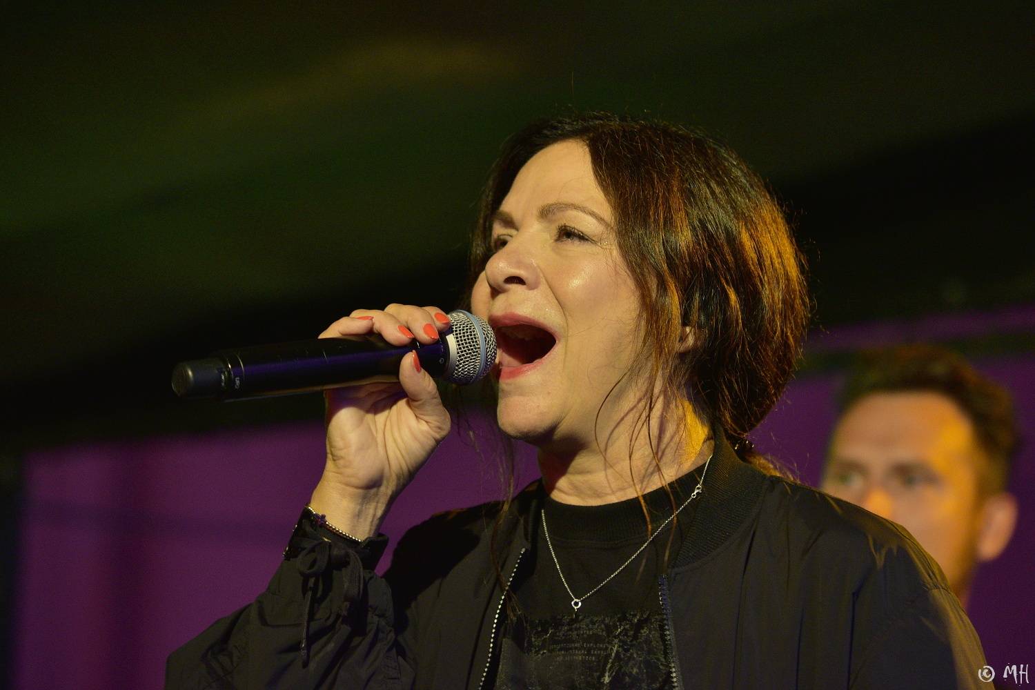 Anna K. rozehnala mračna nad Plzní, Zach's Pub zaplnila k prasknutí