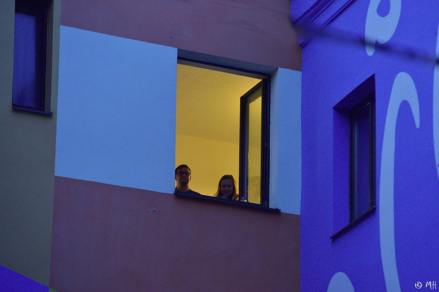 Anna K. rozehnala mračna nad Plzní, Zach's Pub zaplnila k prasknutí