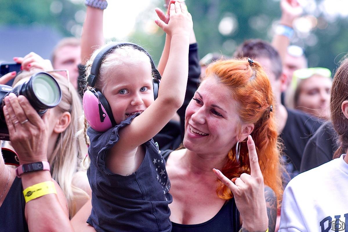 Punk v lázních. Na Barvách léta zahráli Tři sestry, SPS, Harlej, Wohnout nebo Vypsaná fiXa