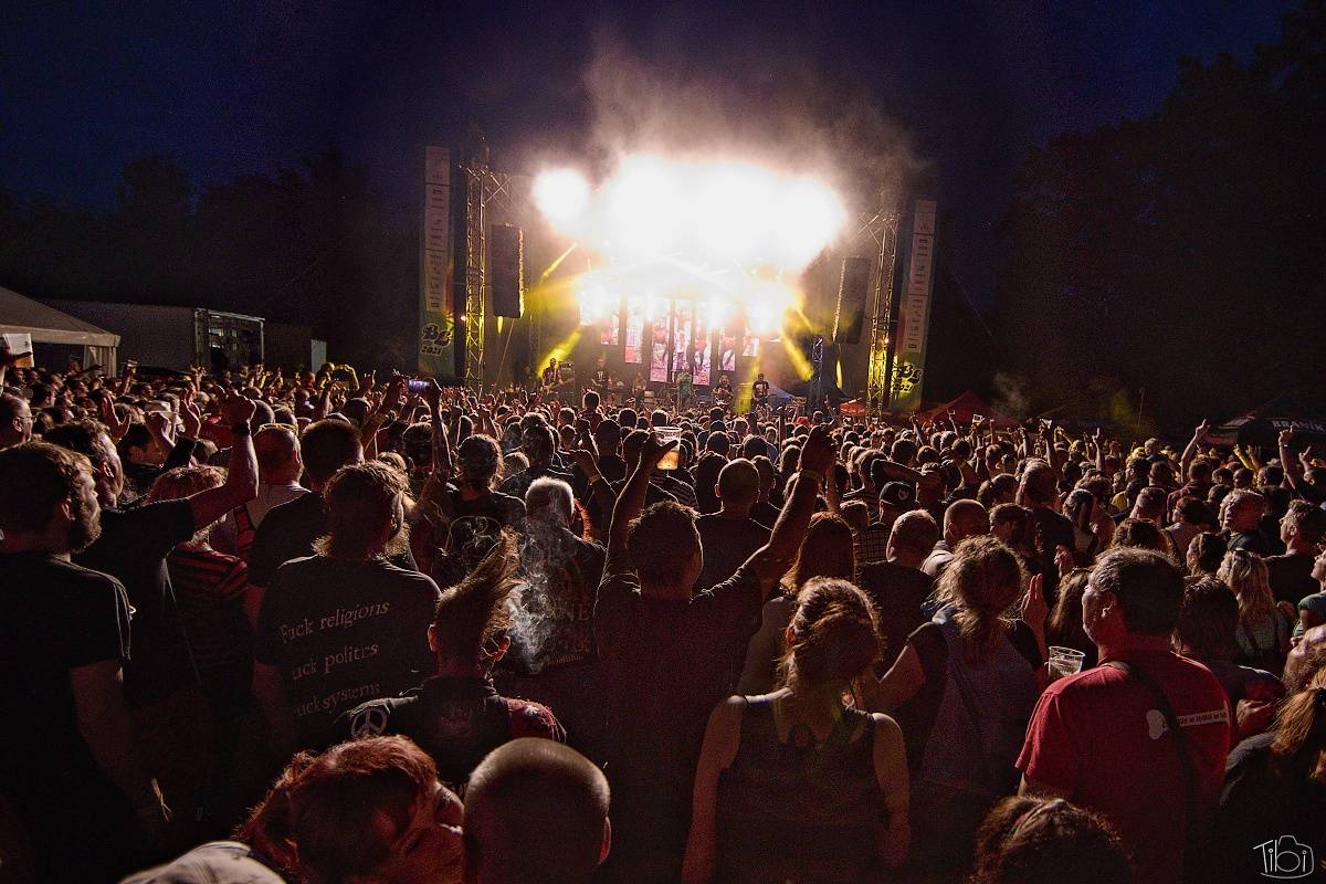 Punk v lázních. Na Barvách léta zahráli Tři sestry, SPS, Harlej, Wohnout nebo Vypsaná fiXa