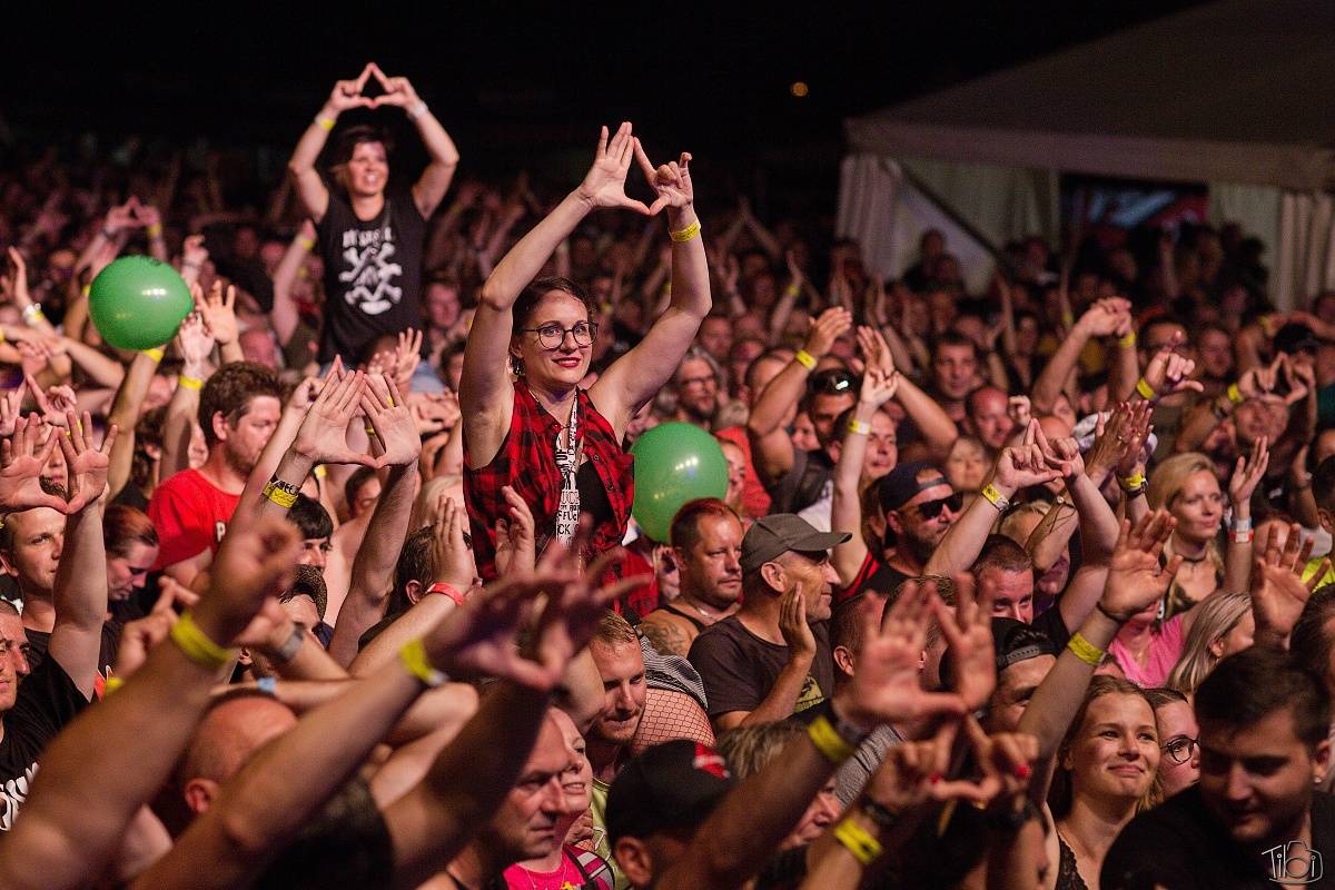 Punk v lázních. Na Barvách léta zahráli Tři sestry, SPS, Harlej, Wohnout nebo Vypsaná fiXa