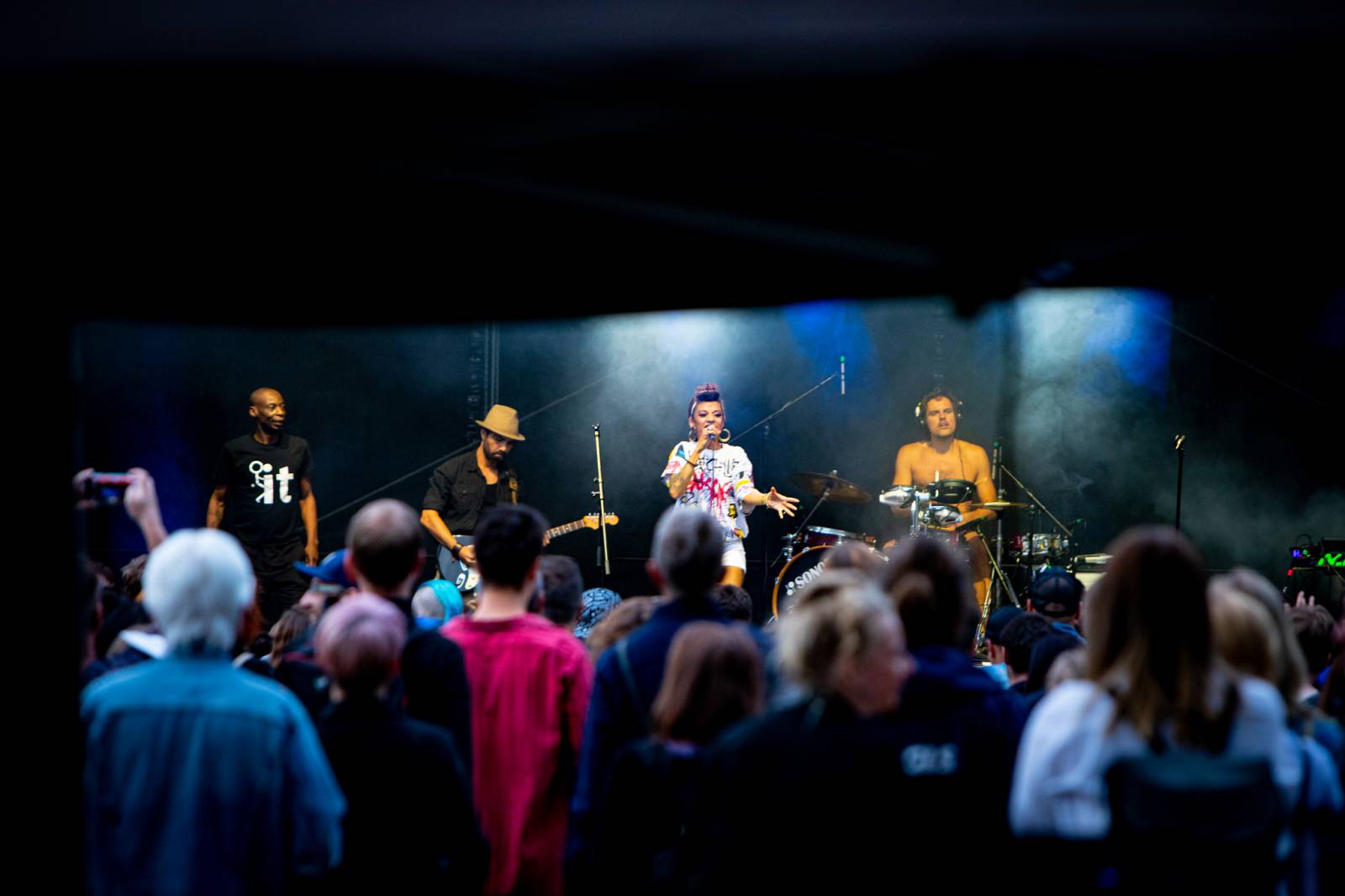 N.O.H.A. zahrála v Ledárnách Braník, roztančila publikum všech věkových kategorií