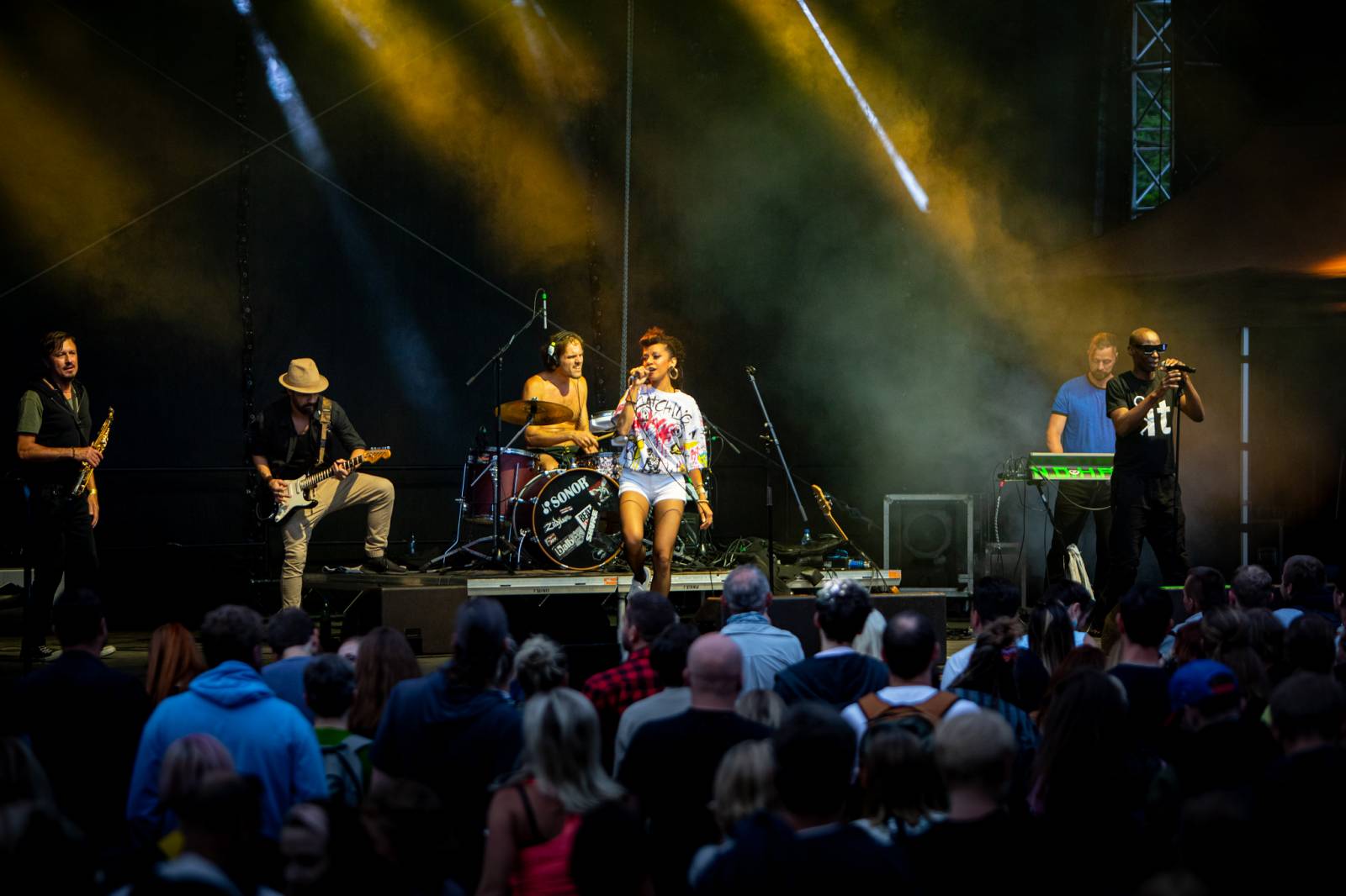 N.O.H.A. zahrála v Ledárnách Braník, roztančila publikum všech věkových kategorií