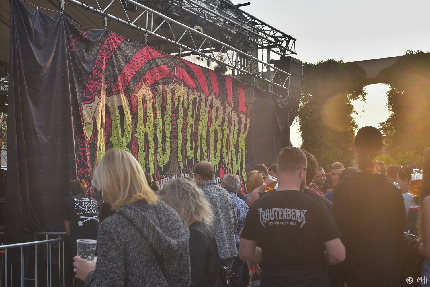 Trautenberk dobyli plzeňský pivovar, fanoušci zbourali zábrany