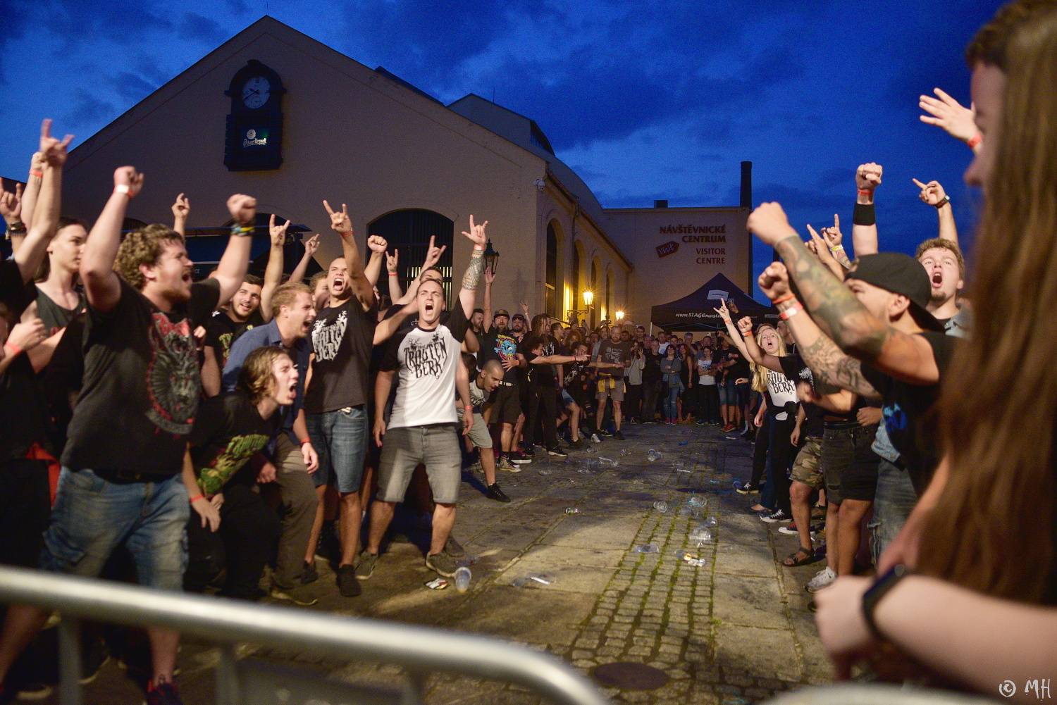 Trautenberk dobyli plzeňský pivovar, fanoušci zbourali zábrany
