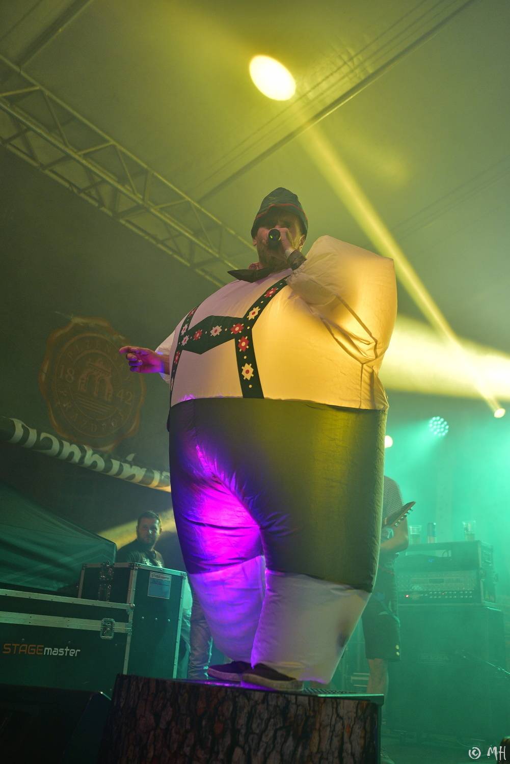 Trautenberk dobyli plzeňský pivovar, fanoušci zbourali zábrany