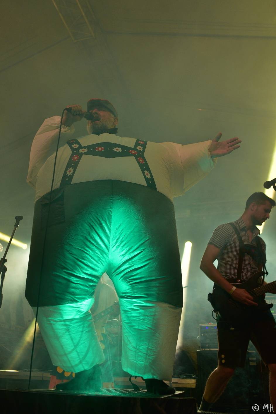 Trautenberk dobyli plzeňský pivovar, fanoušci zbourali zábrany