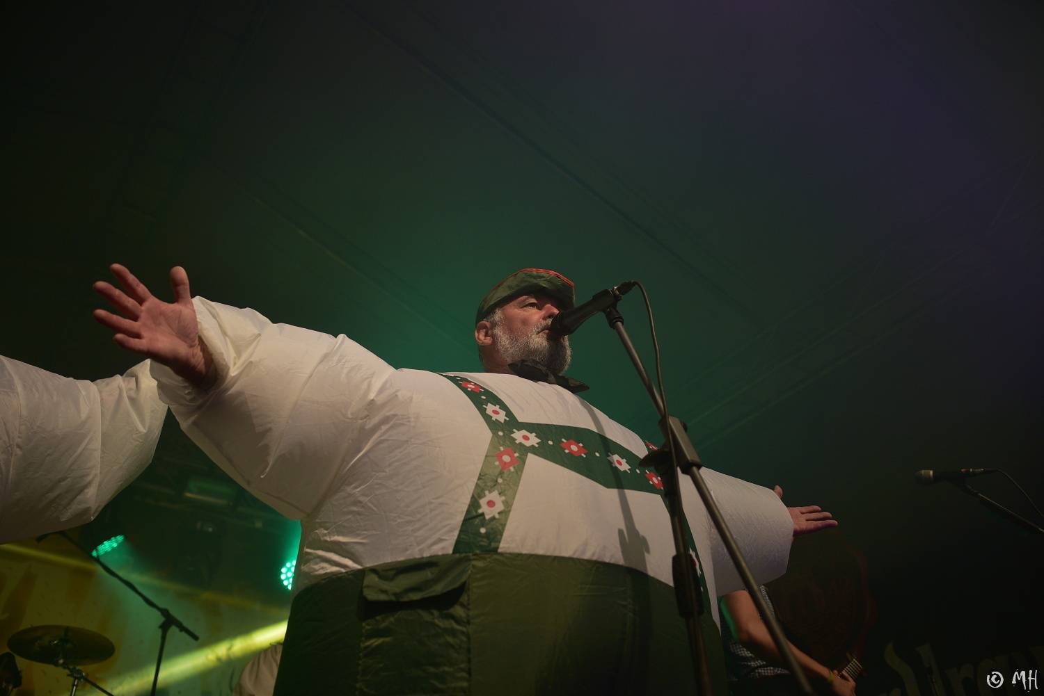 Trautenberk dobyli plzeňský pivovar, fanoušci zbourali zábrany