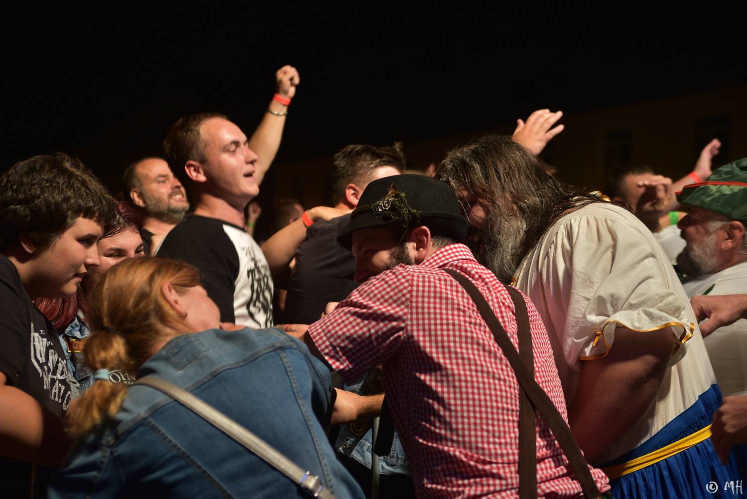 Trautenberk dobyli plzeňský pivovar, fanoušci zbourali zábrany