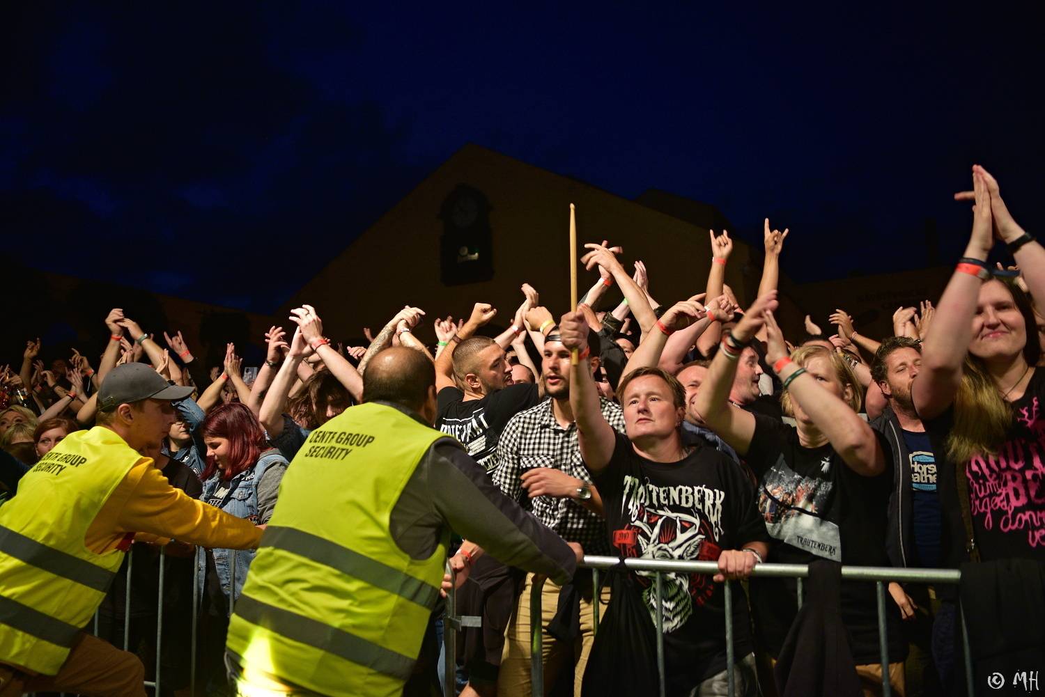 Trautenberk dobyli plzeňský pivovar, fanoušci zbourali zábrany