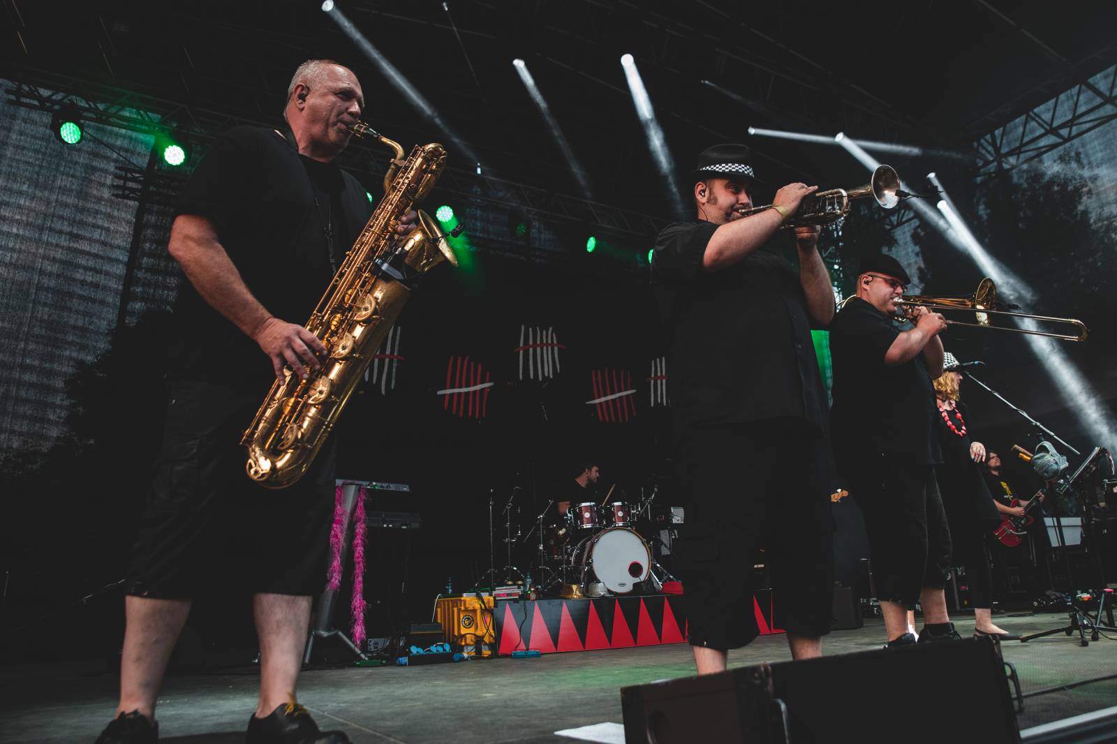 V Ledárnách Braník není o zábavu nouze, tentokrát se o ni postarala kapela Sto zvířat