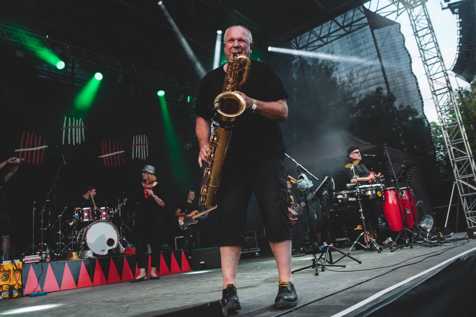 V Ledárnách Braník není o zábavu nouze, tentokrát se o ni postarala kapela Sto zvířat